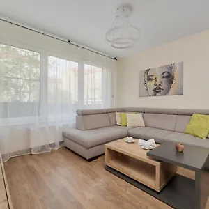 https://lokum-vena-apartment-with-terrace-parking-wrocaw-by-renters.hotelswroclaw.com